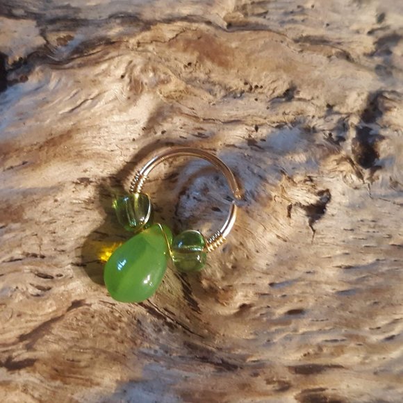 Gold filled 20g Green Glass Beaded Septum Tragus Daith Helix Hoop Ring 10mm - Picture 1 of 3